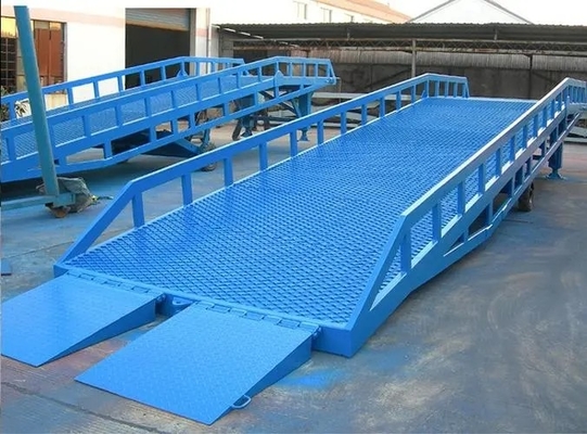 Portable Loading Ramps Customizable  5-15 Tons Load Capacity Warehouse Dock Ramps